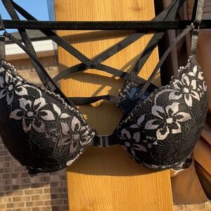 Take 50% OFF- Women’s Intimate Accessories Laced Bra, Size-34B